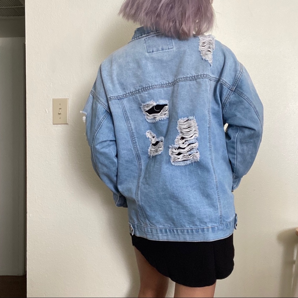 FOREVER 21 | Ripped denim jacket - Picture 3 of 7